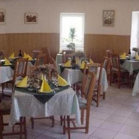 Bed and Breakfast Fuezi Panzio à Sopron Extérieur photo