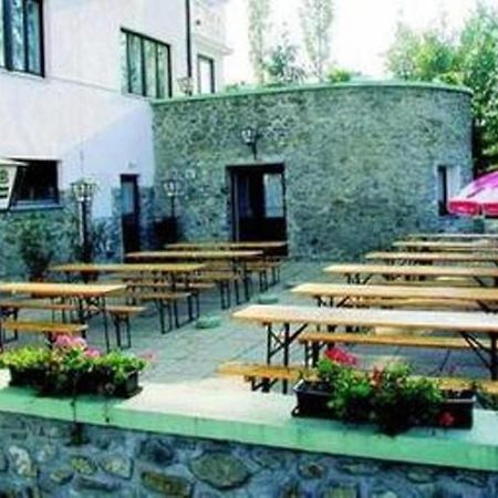 Bed and Breakfast Fuezi Panzio à Sopron Extérieur photo