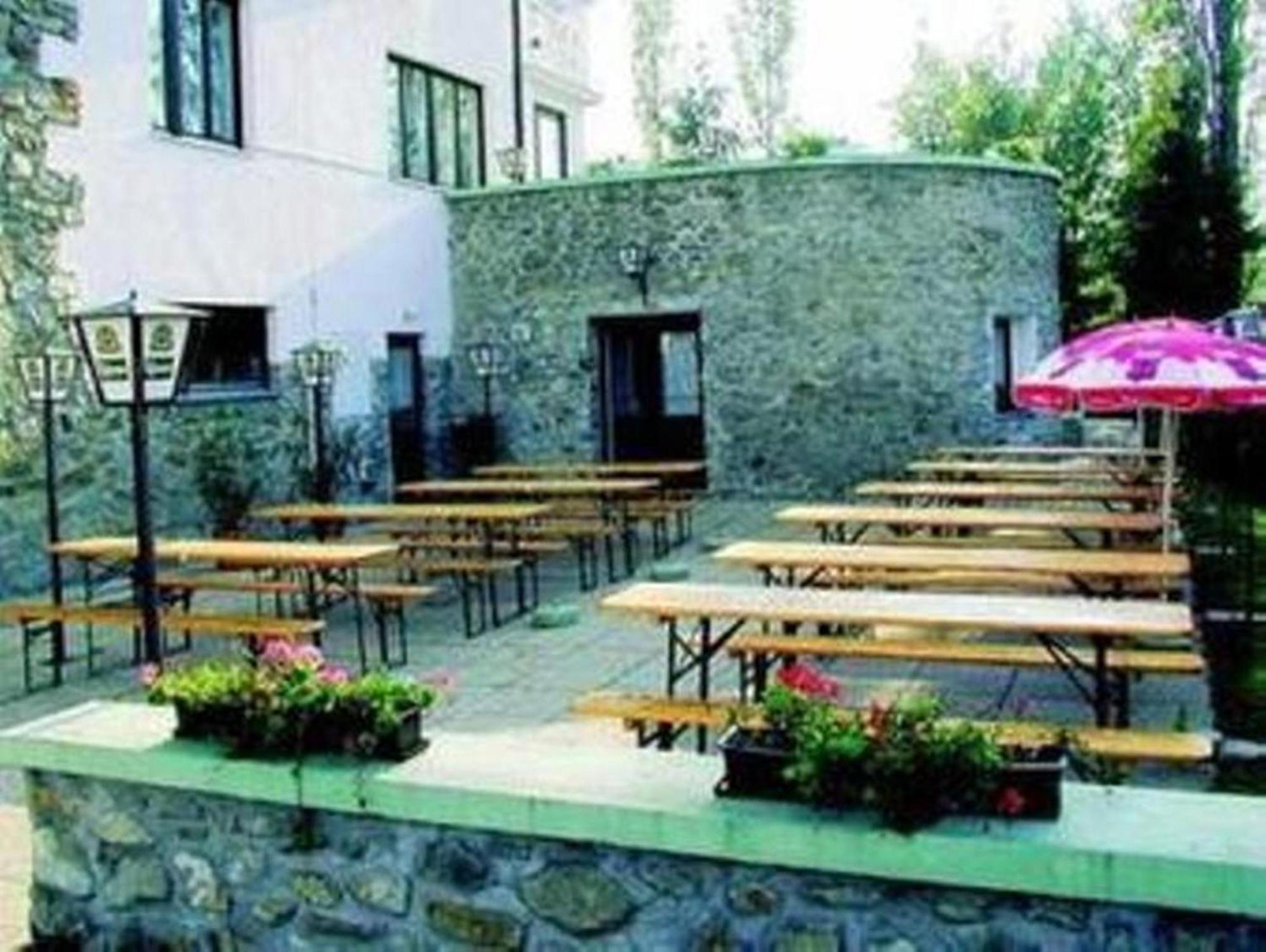 Bed and Breakfast Fuezi Panzio à Sopron Extérieur photo