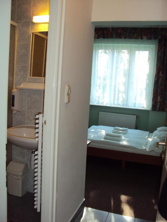 Bed and Breakfast Fuezi Panzio à Sopron Chambre photo