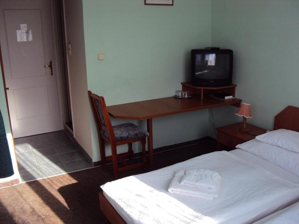 Bed and Breakfast Fuezi Panzio à Sopron Chambre photo
