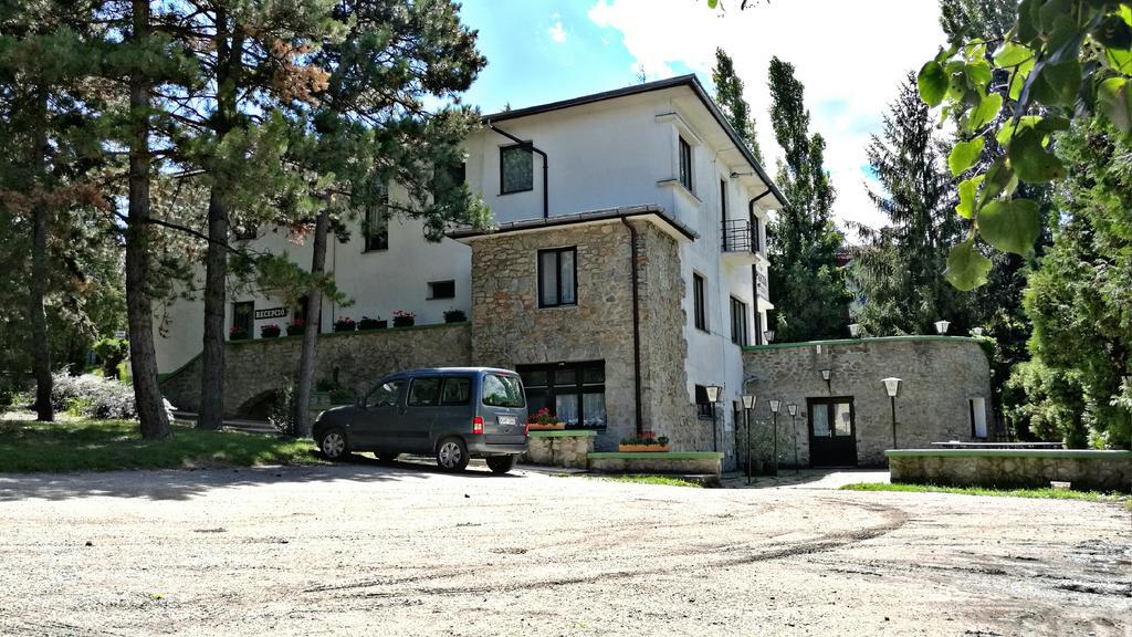 Bed and Breakfast Fuezi Panzio à Sopron Extérieur photo